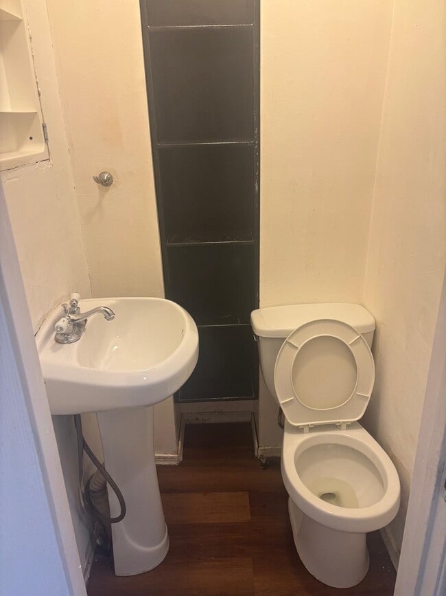 Building Photo - 545 Mosher St