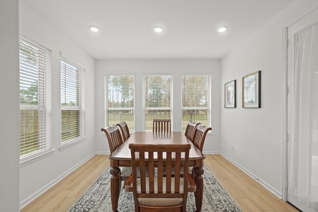 Building Photo - 9405 Vis Fls Trce