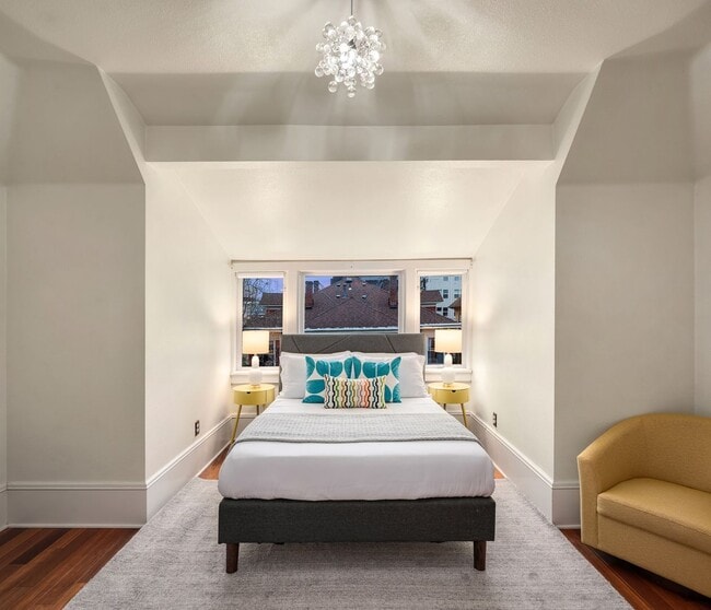 Building Photo - Quiet Corner of Capitol Hill in a Classic, Beautiful Home