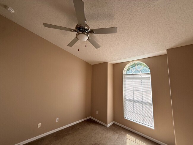 Building Photo - 2735 Cedaridge Cir