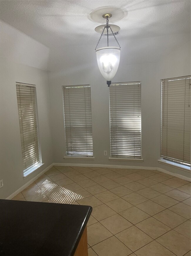 Building Photo - 35 Barn Lantern Pl