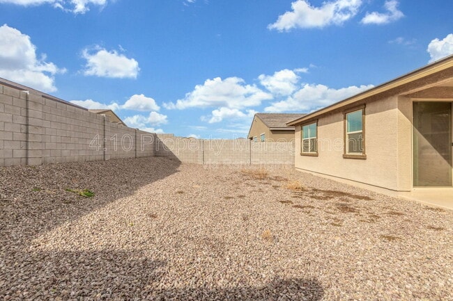 Building Photo - 35395 W Catalan St