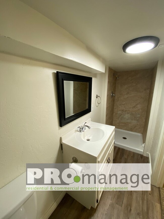 Building Photo - 437 W Crowley St