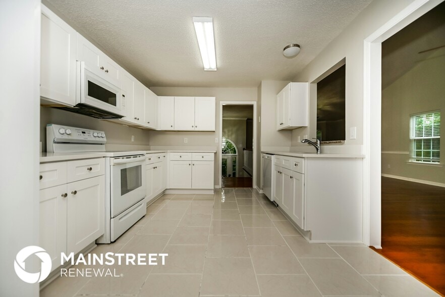 Building Photo - 1038 Hampton Rd