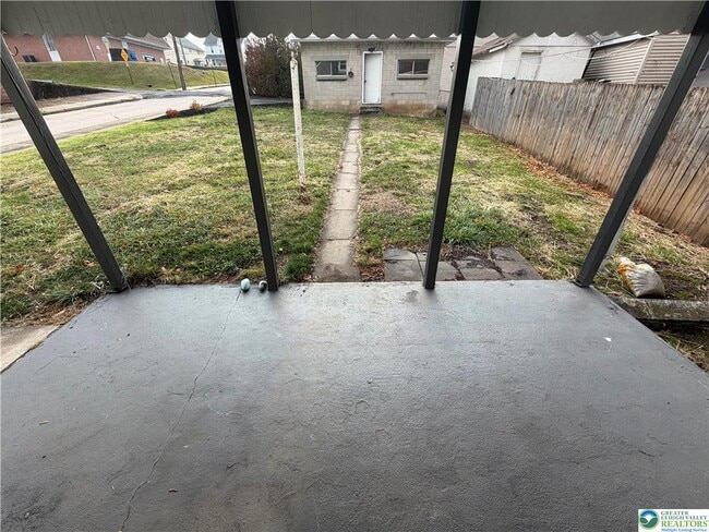 Building Photo - 32 N Front St