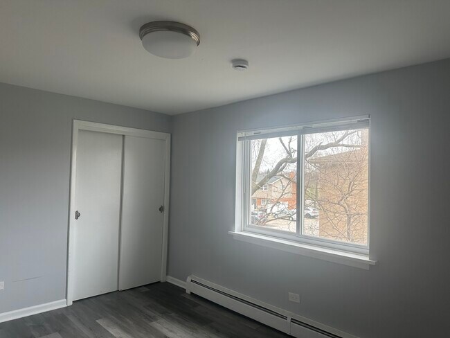 Building Photo - 8805 N Dee Rd