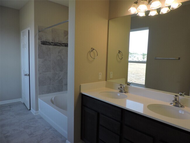 Building Photo - 1164 Littleton Ct
