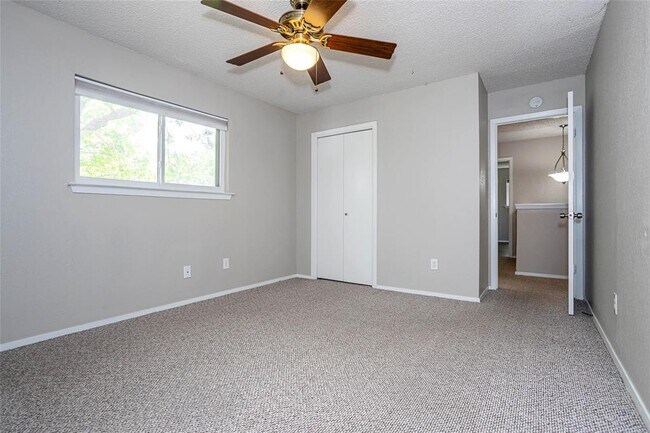 Building Photo - 3611 Gable Dr