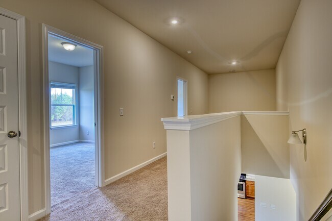 Building Photo - 13918 Brooks Dr