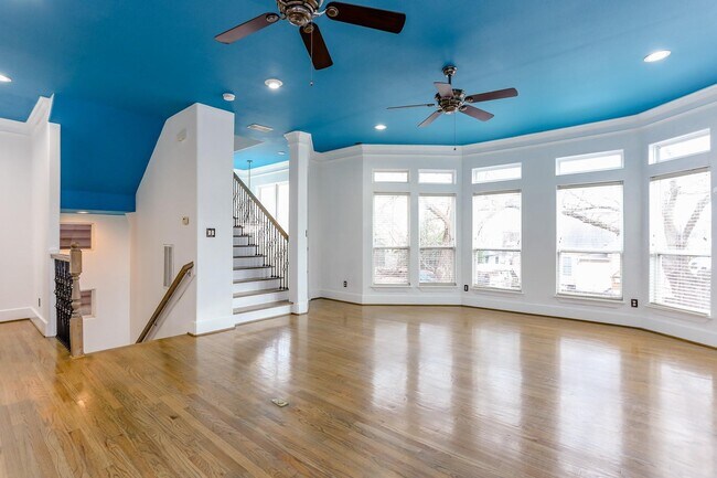 Building Photo - 306 Enid St