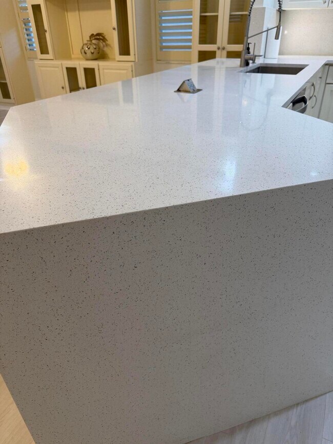 Building Photo - 1343 Lake Breeze Dr