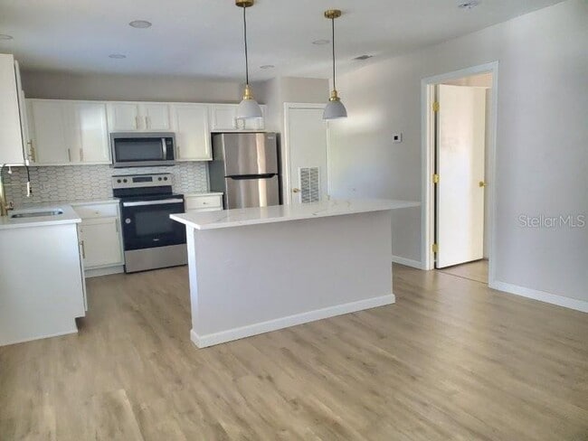 Building Photo - 4390 Sibley Bay St