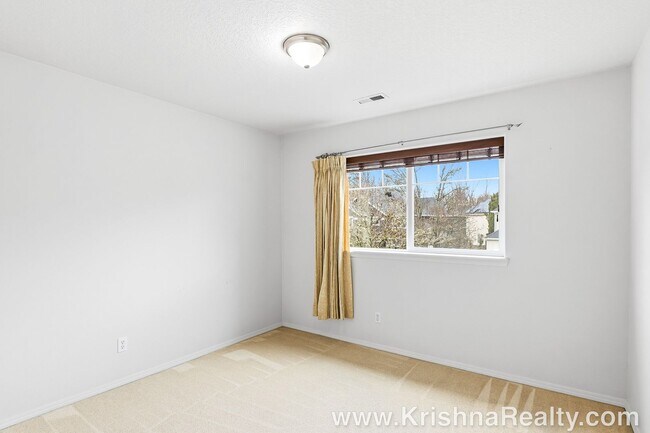 Building Photo - Beautiful 4 BD | 2.5 BA | Single-Family Home in Orenco Gardens | Charming Home in a Quiet Hillsbo...