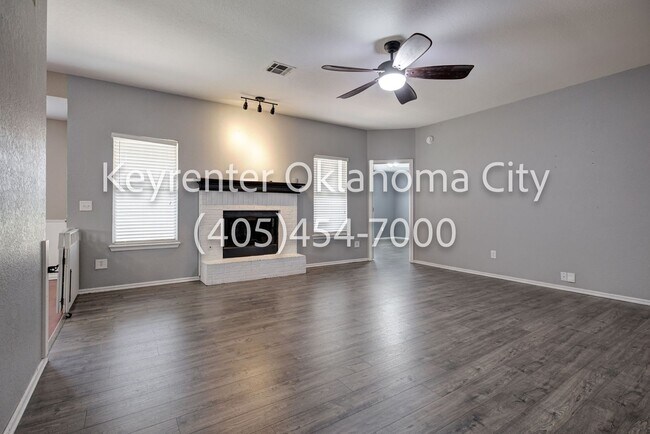 Building Photo - 6016 SE 82nd Pl