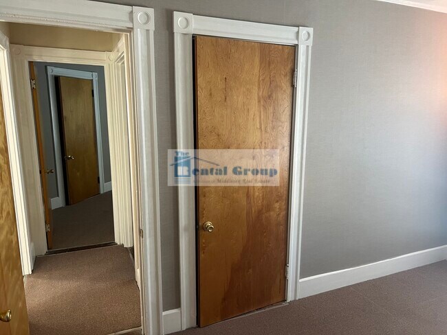 Building Photo - 12 Grove St