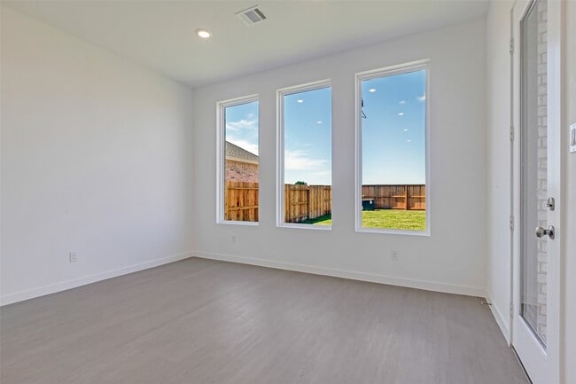 Building Photo - 27318 Sweetwater Bay Dr