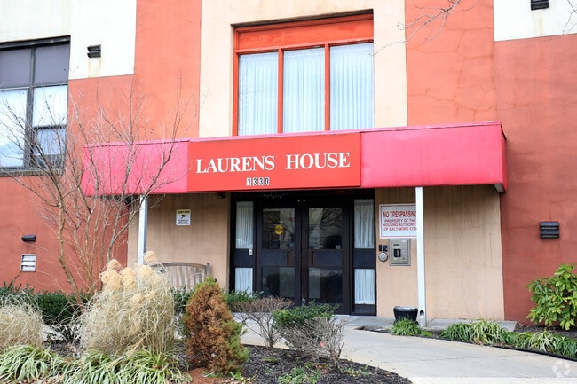 Building Photo - 1330 Laurens St