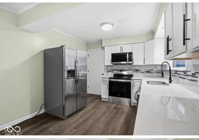 Building Photo - 5215 Southdale Dr