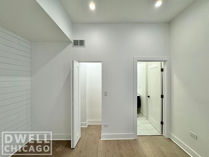 Building Photo - 1236 W Hubbard St