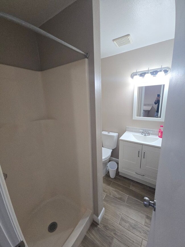 Building Photo - Nicely remodeled 2 bath 2 bed home