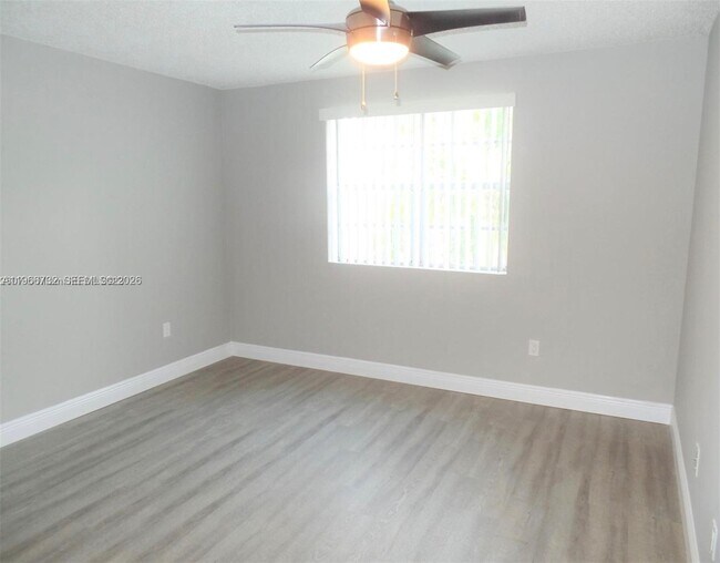 Building Photo - 1281 SW 46th Ave