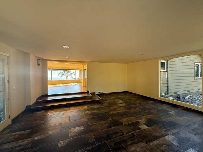 Building Photo - Panoramic Ocean View Home in Aptos! Move in incentive!