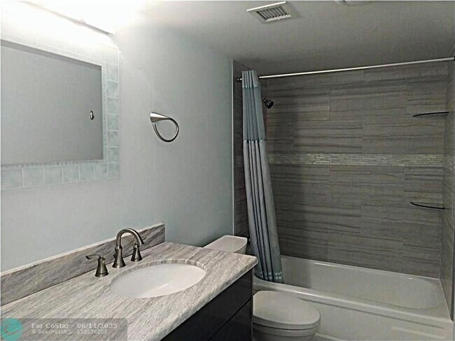 Building Photo - 1350 River Reach Dr