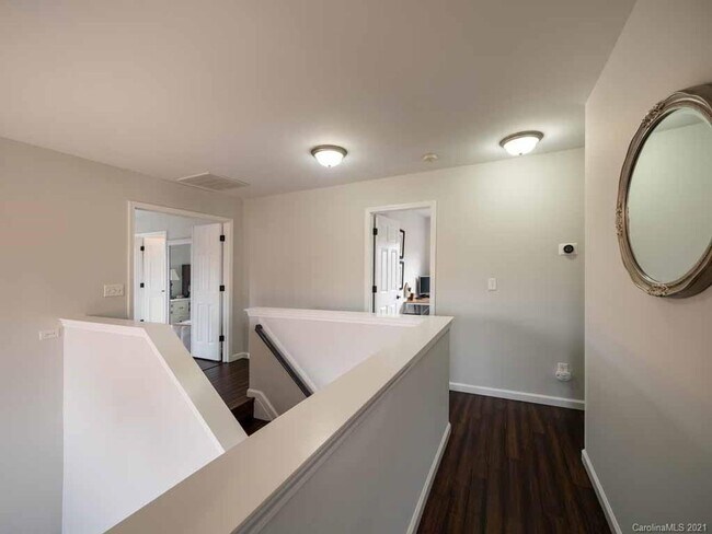 Building Photo - 47 Stone River Dr