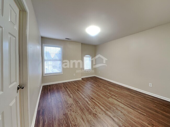 Building Photo - 2313 Worrall Hill Dr