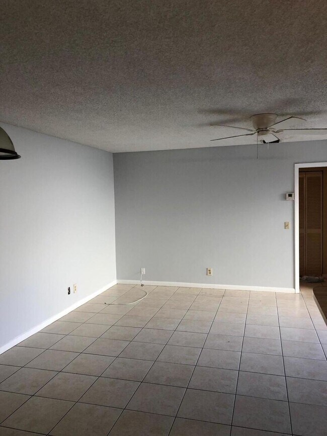 Building Photo - 26 Crossings Cir
