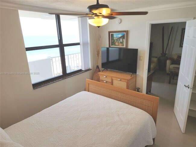 Building Photo - 4301 Collins Ave