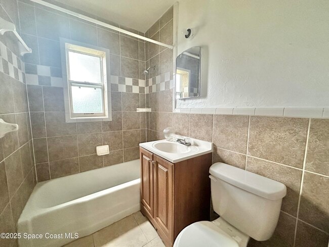 Building Photo - 302 Nidy Ave