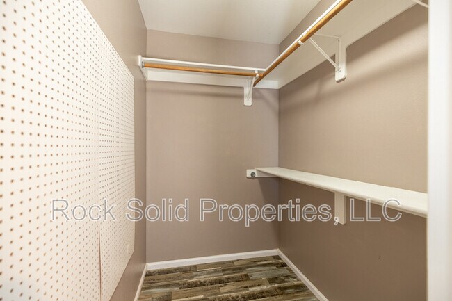Building Photo - 1113 Banjo Ct
