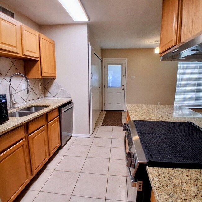 Building Photo - North Richland Hills Home on Spacious Lot!