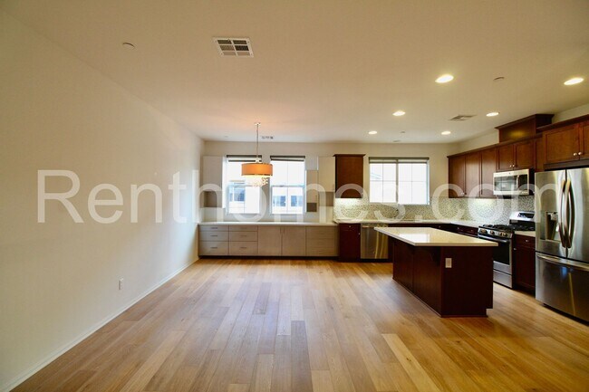 Building Photo - 1626 Waterlily Way