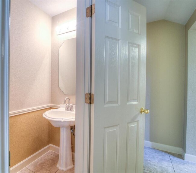 Building Photo - 8701 Corran Ferry Dr