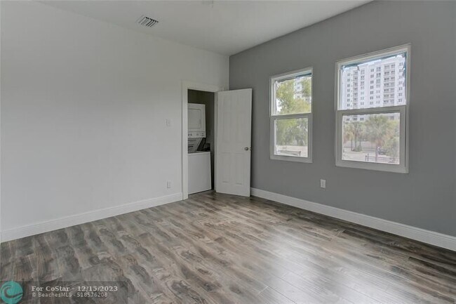 Building Photo - 1833 Taylor St