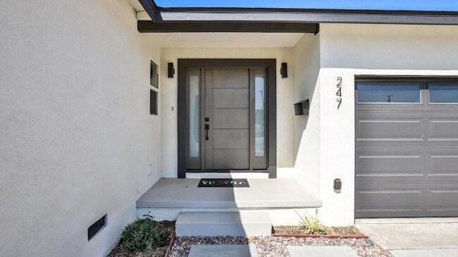 Building Photo - 247 S Date St E