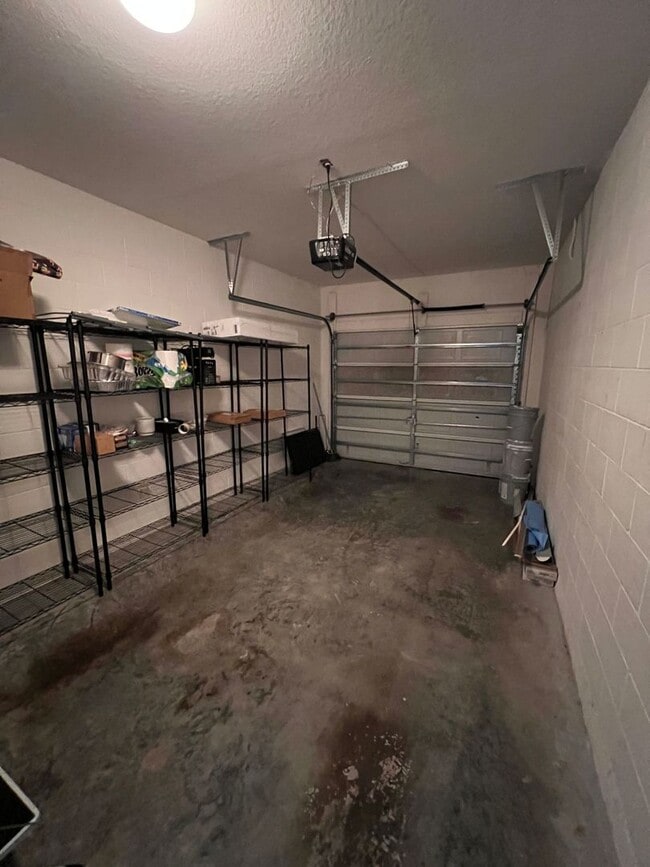 Building Photo - Now available! Ready-to-move-in condo in Sanford!