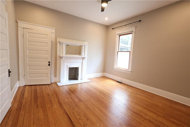 Building Photo - 405 Oakdale Rd NE