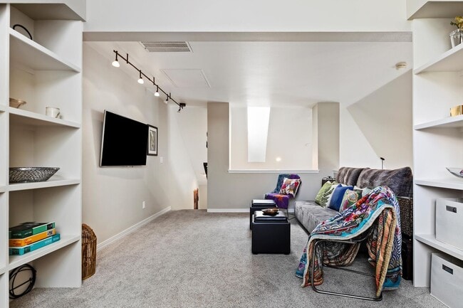 Building Photo - Luxury Condo in SE Boise's most desirable master planned community-Surprise Valley