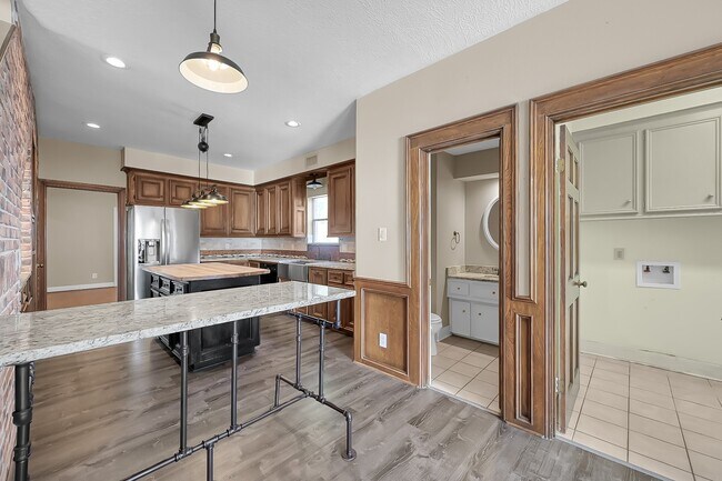 Building Photo - 1807 Brookchester Dr
