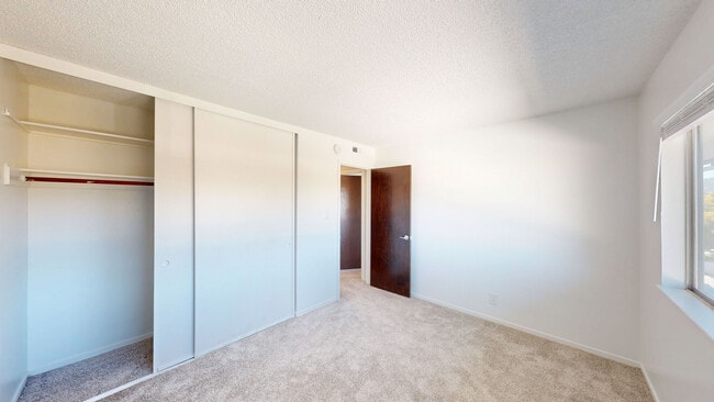 Building Photo - 821 Las Gallinas Ave