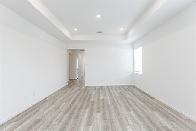 Building Photo - 9711 Burlington Bristol Dr