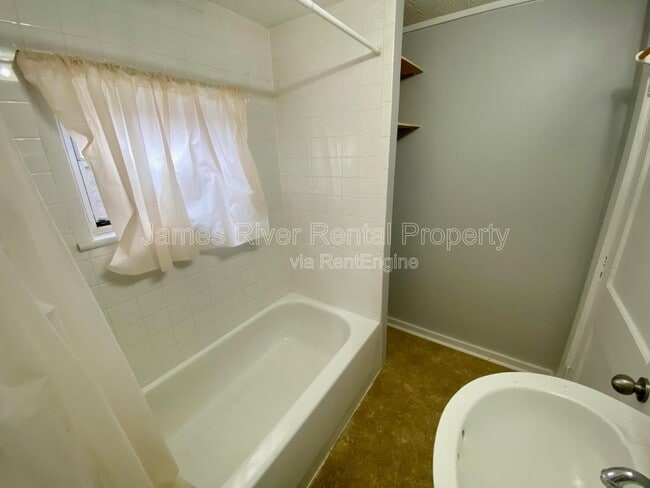 Building Photo - 1805 Ridge Ave