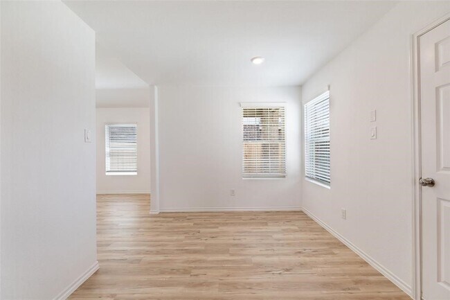 Building Photo - 26626 Lantana Cyn Dr