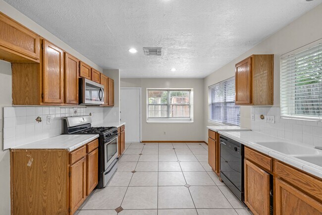 Building Photo - 19403 Bristlestar Dr