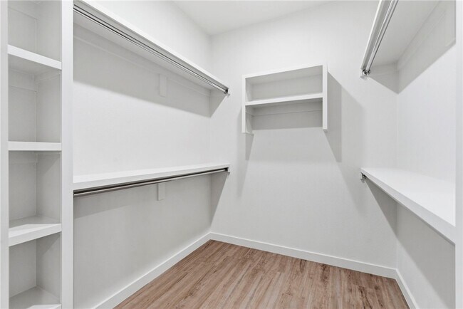 Building Photo - 567 S Blair Ave