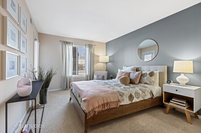 Building Photo - 1627 Westminster Dr