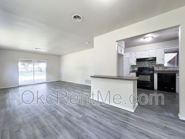 Building Photo - 2400 SW 63rd St